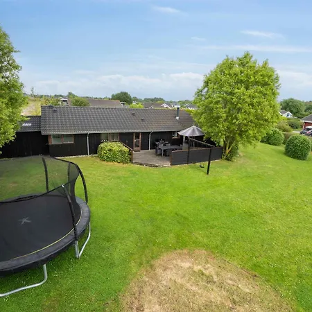 Feriehus Well-equipped Summer House Near Skovmose