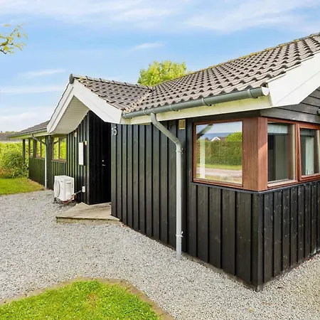 Well-equipped Summer House Near Skovmose *