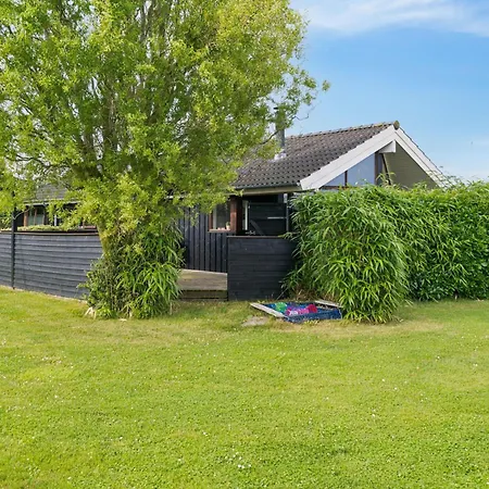 בית נופש Well-equipped Summer House Near Skovmose